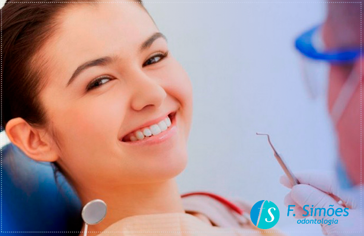 Dicas para manter seu sorriso branco depois de um clareamento.